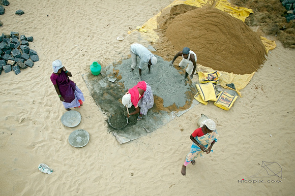 Mamalippuram, workers on the beach